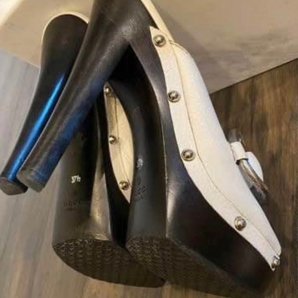 Authentic Gucci Heels - Picture 4 of 4